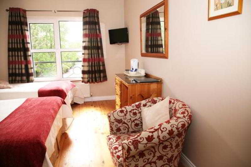 Macliam Lodge Guesthouse クロナキルティ エクステリア 写真